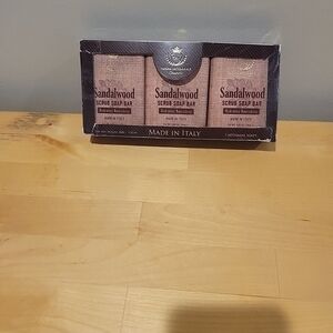 Sandalwood Scrub Soap Bar Set - Made in Italy